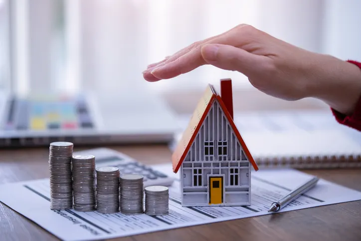 how much is home insurance GettyImages-2184891501