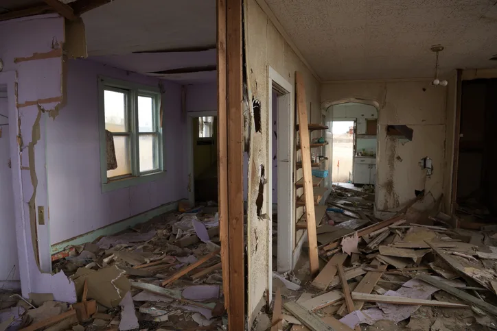 Earthquake insurance GettyImages-1086612198
