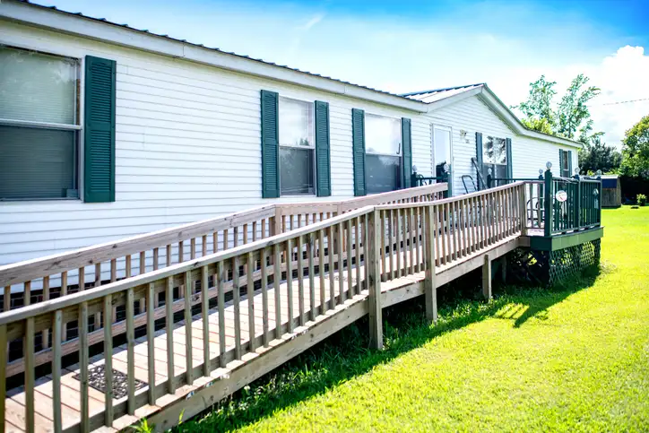 Alabama mobile home insurance GettyImages-2165440964